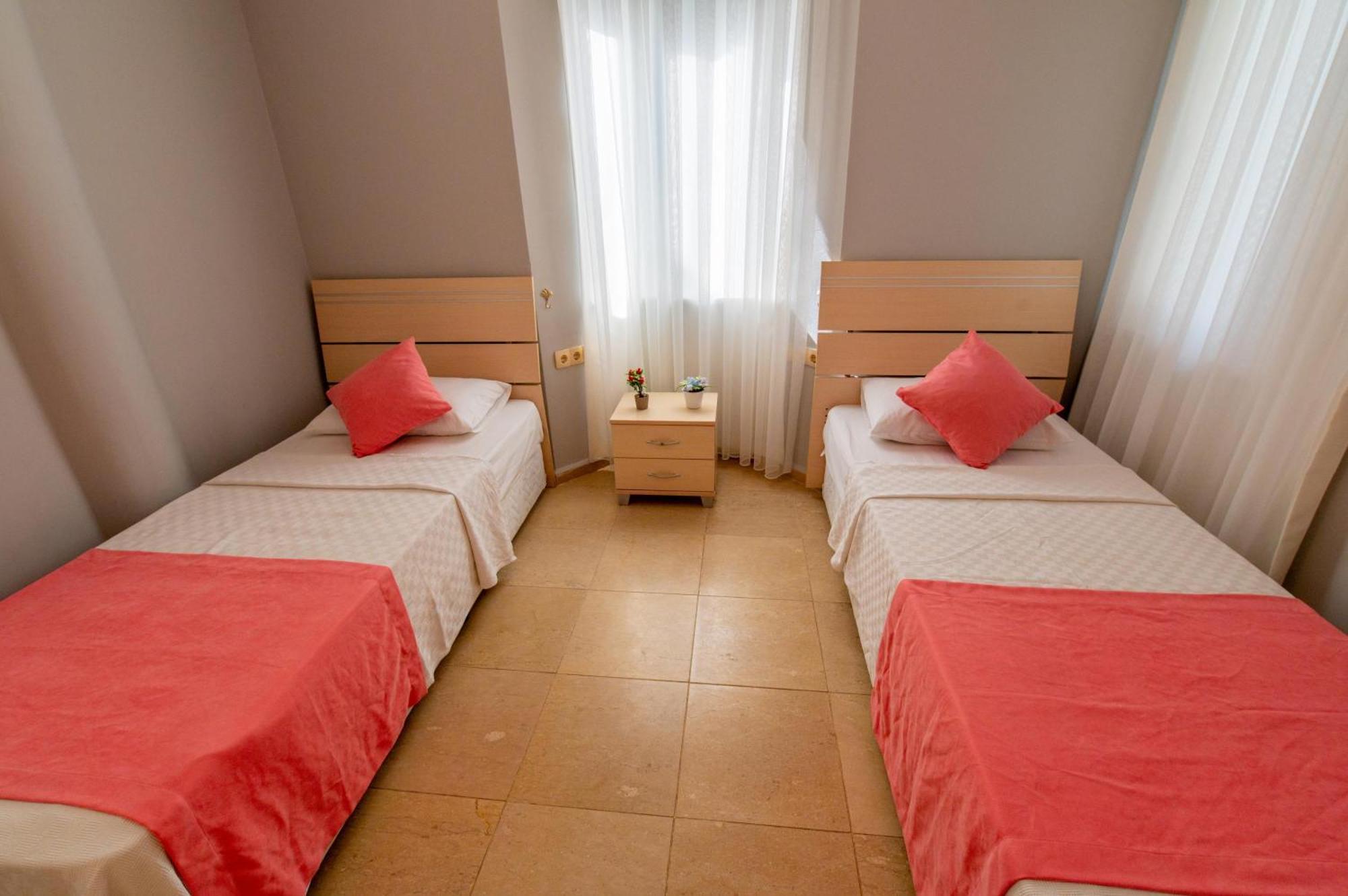 Sunset Beach Villas And Apartments Fethiye Eksteriør bilde