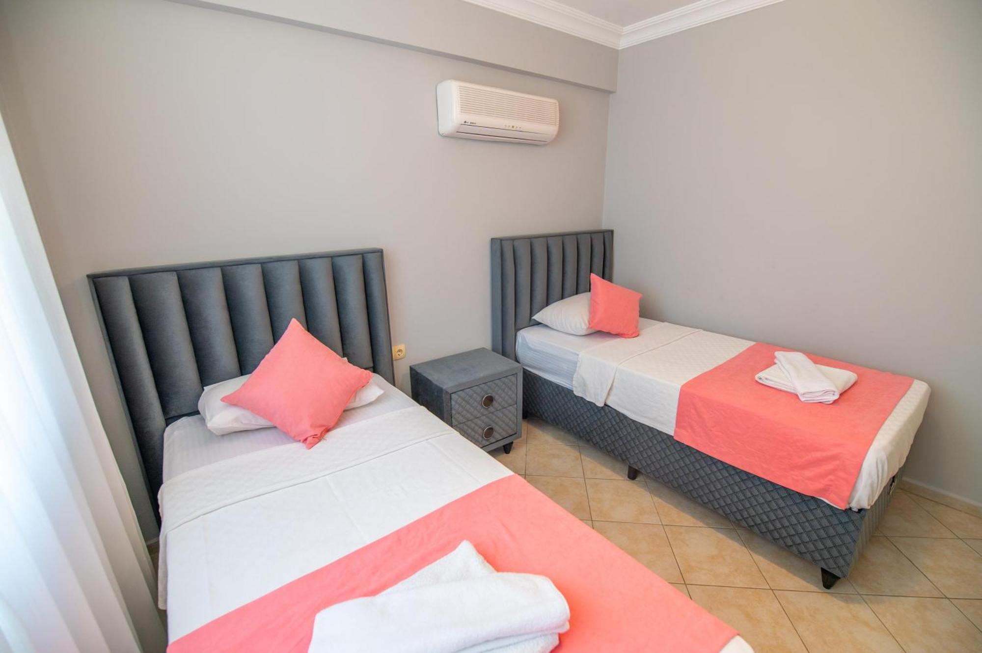 Sunset Beach Villas And Apartments Fethiye Eksteriør bilde
