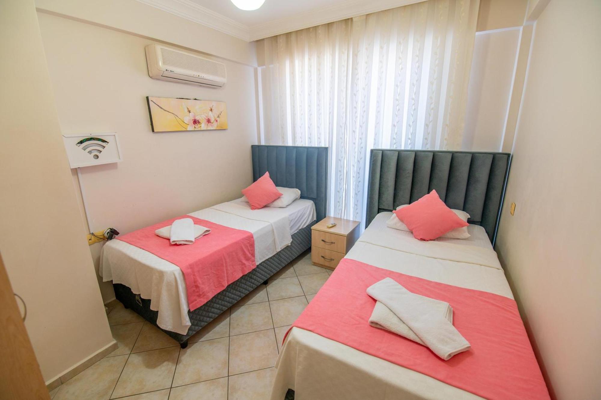 Sunset Beach Villas And Apartments Fethiye Eksteriør bilde