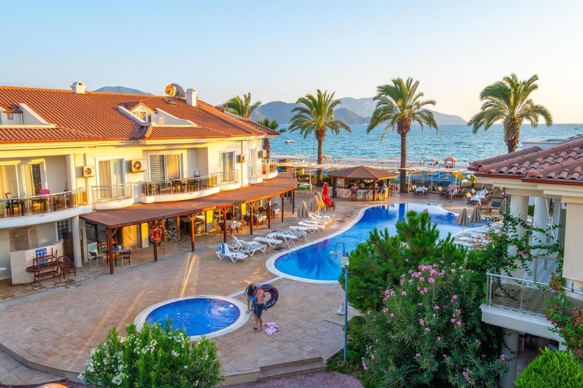 Sunset Beach Villas And Apartments Fethiye Eksteriør bilde