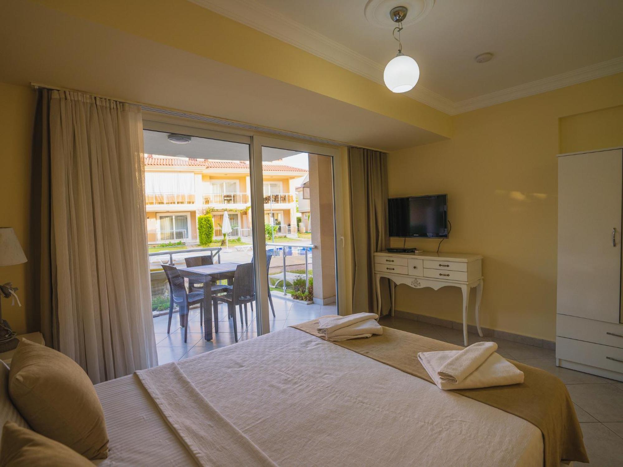 Sunset Beach Villas And Apartments Fethiye Eksteriør bilde