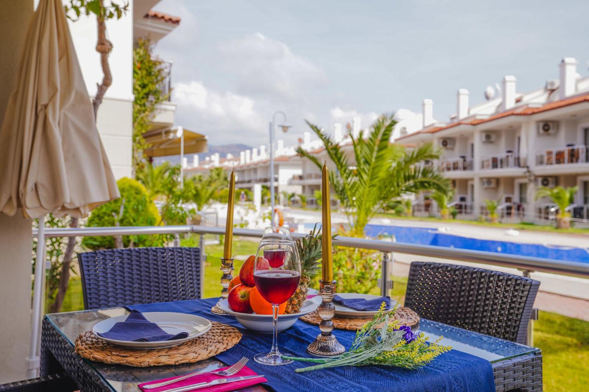 Sunset Beach Villas And Apartments Fethiye Eksteriør bilde
